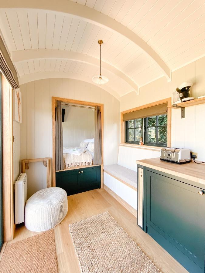 The Rabbit Warren Shepherd Hut Ketton エクステリア 写真